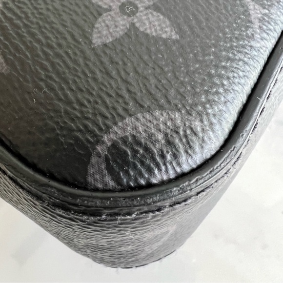 Authentic Louis Vuitton Eclipse reverse Monogram pouchette trio - Picture 9 of 15